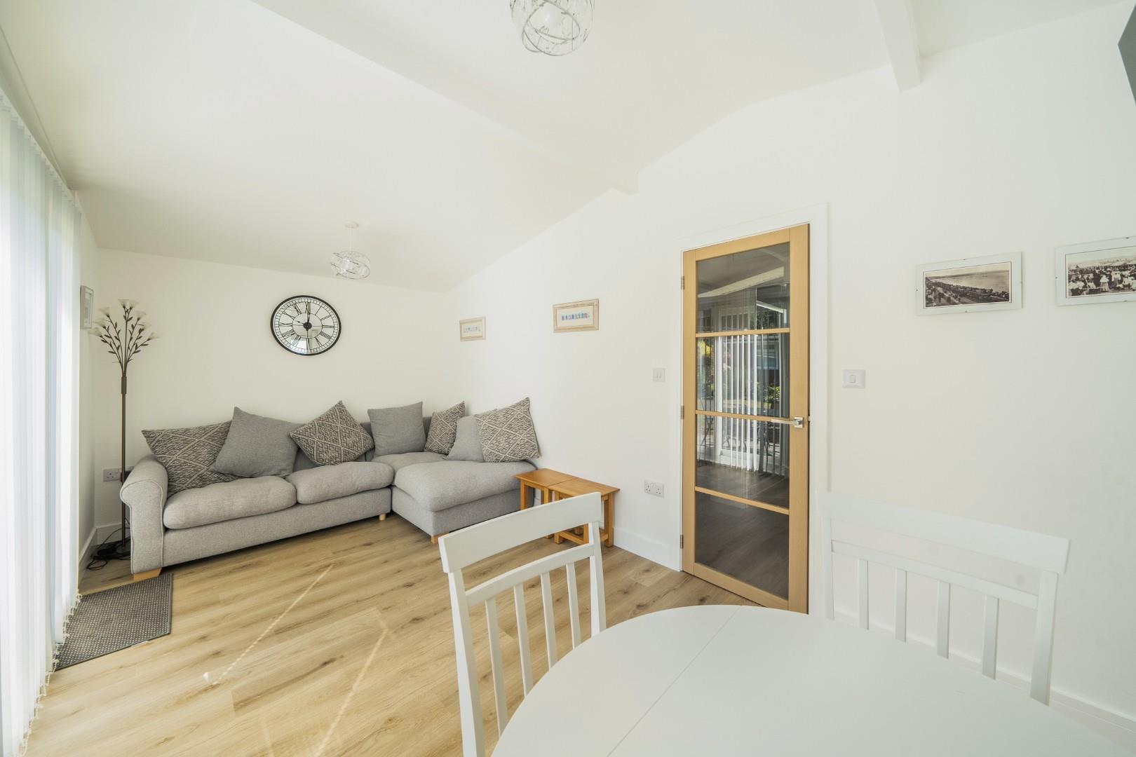 Summercliff Chalets, Caswell Bay, Caswell, Swansea, SA3 3BP